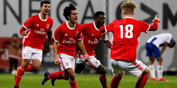 集结日本菲卡调整名单以备西甲，绝杀压哨环节打磨，引发热议，资深球员宣示担当的简单介绍