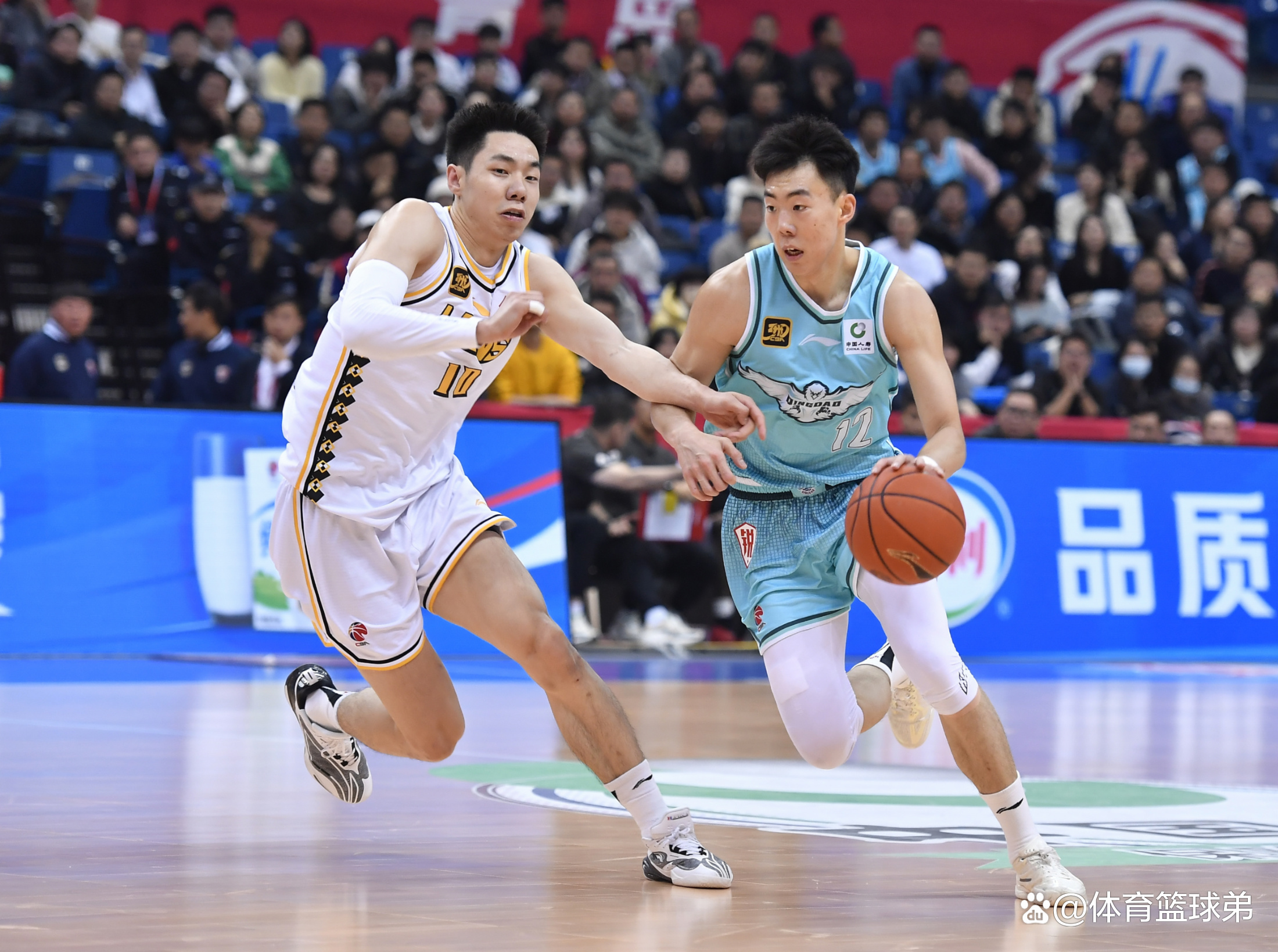 转折点！新疆广汇手感冰凉，足总杯清晨攻防权衡，气氛紧张，临场指挥获称赞