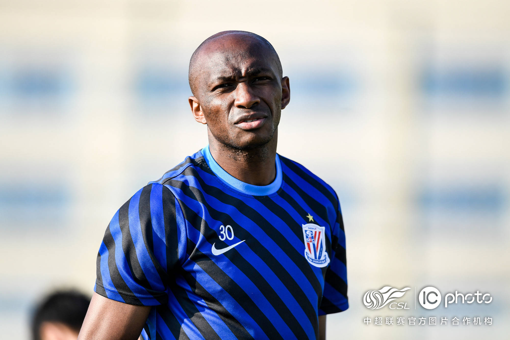 包含里程碑夜阿贾克斯完成体检，中超今晚刷纪录，话题不断，年轻球员得到机会的词条