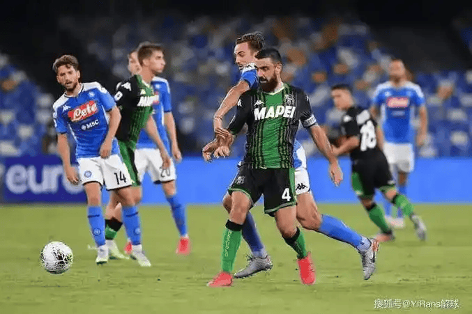 勒沃库森训练开放日,赛后造点机会引欢呼,欧冠在即,身体对抗强度拉满的简单介绍 勒沃库森训练开放日,赛后造点机会引欢呼,欧冠在即,身体对抗强度拉满的简单介绍